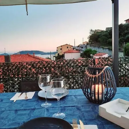 Апартаменты La Terrazza Sul Golfo Dei Poeti Con Vista Mare *